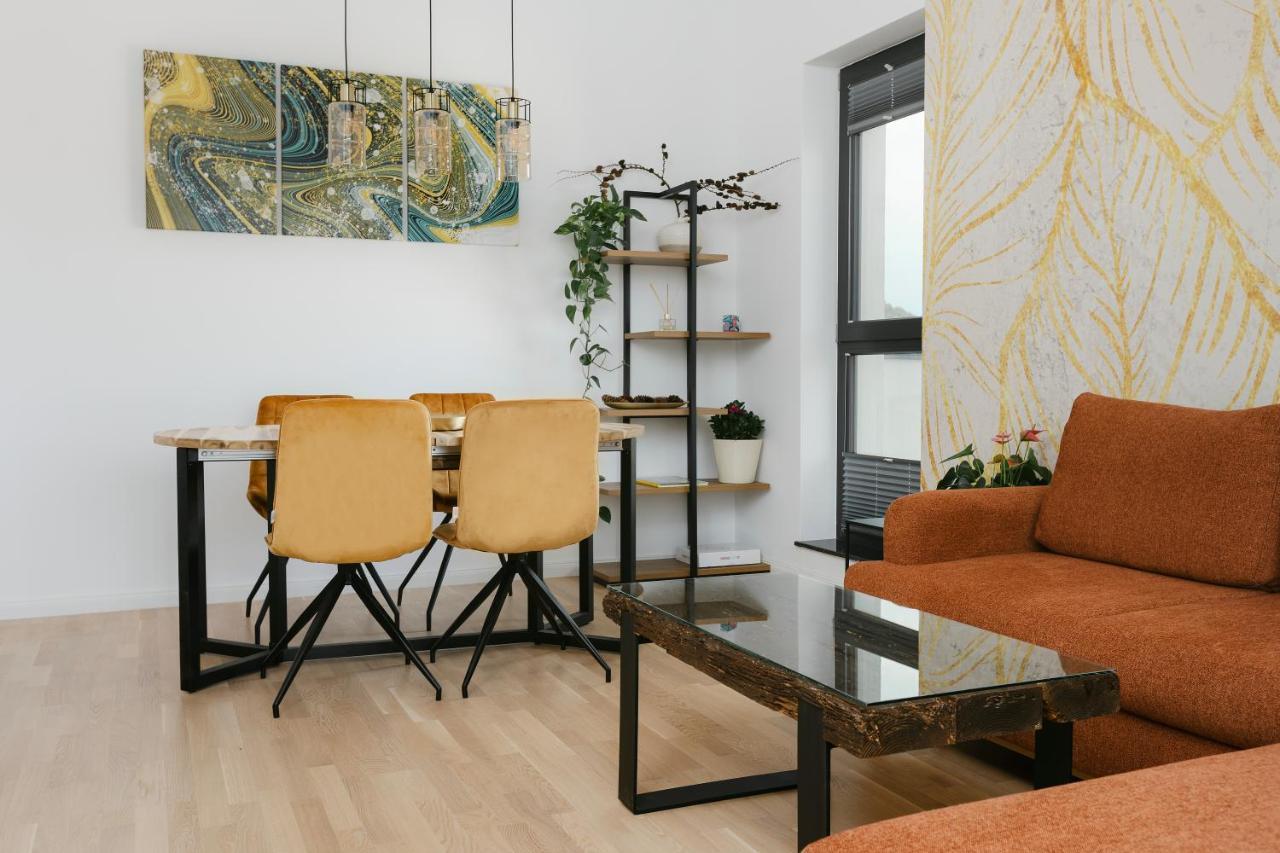 Apartment The Forest - Luxe With Free Secured Parking Brasov
