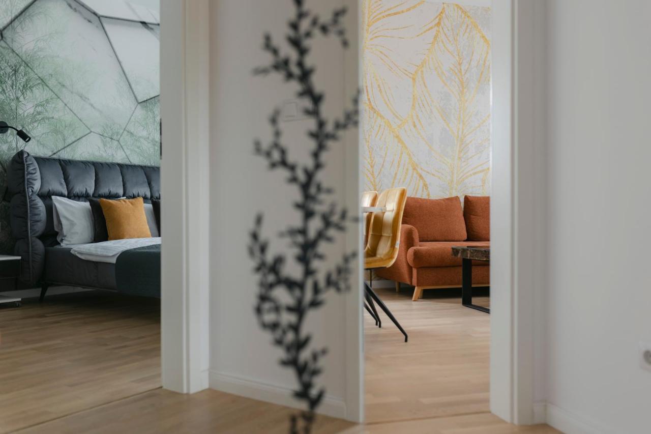 Apartment The Forest - Luxe With Free Secured Parking Brasov