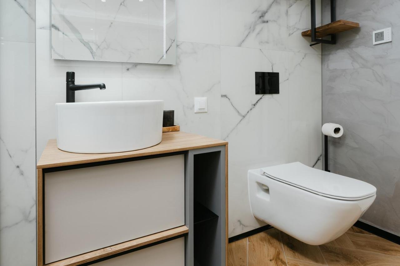The Forest - Luxe With Free Secured Parking * Brasov