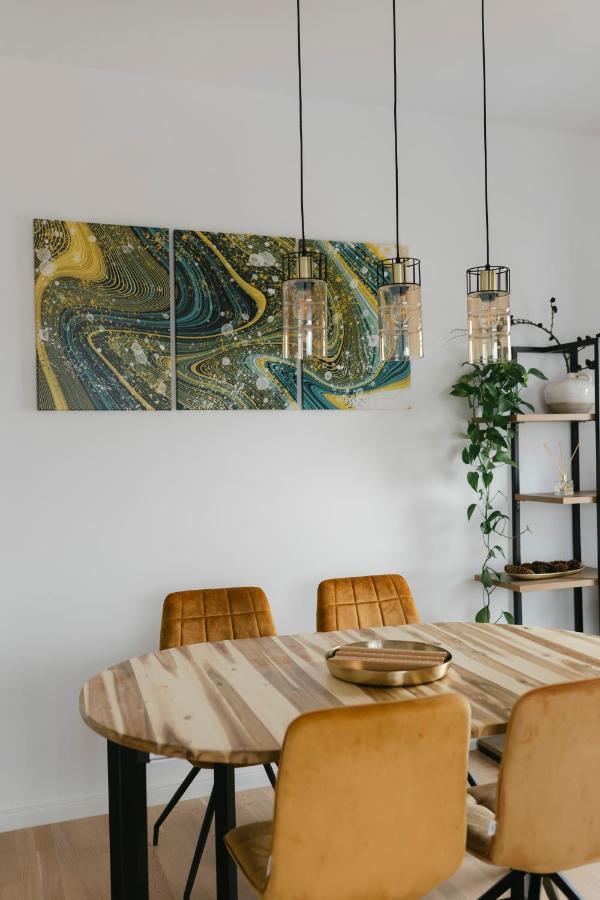 Apartment The Forest - Luxe With Free Secured Parking