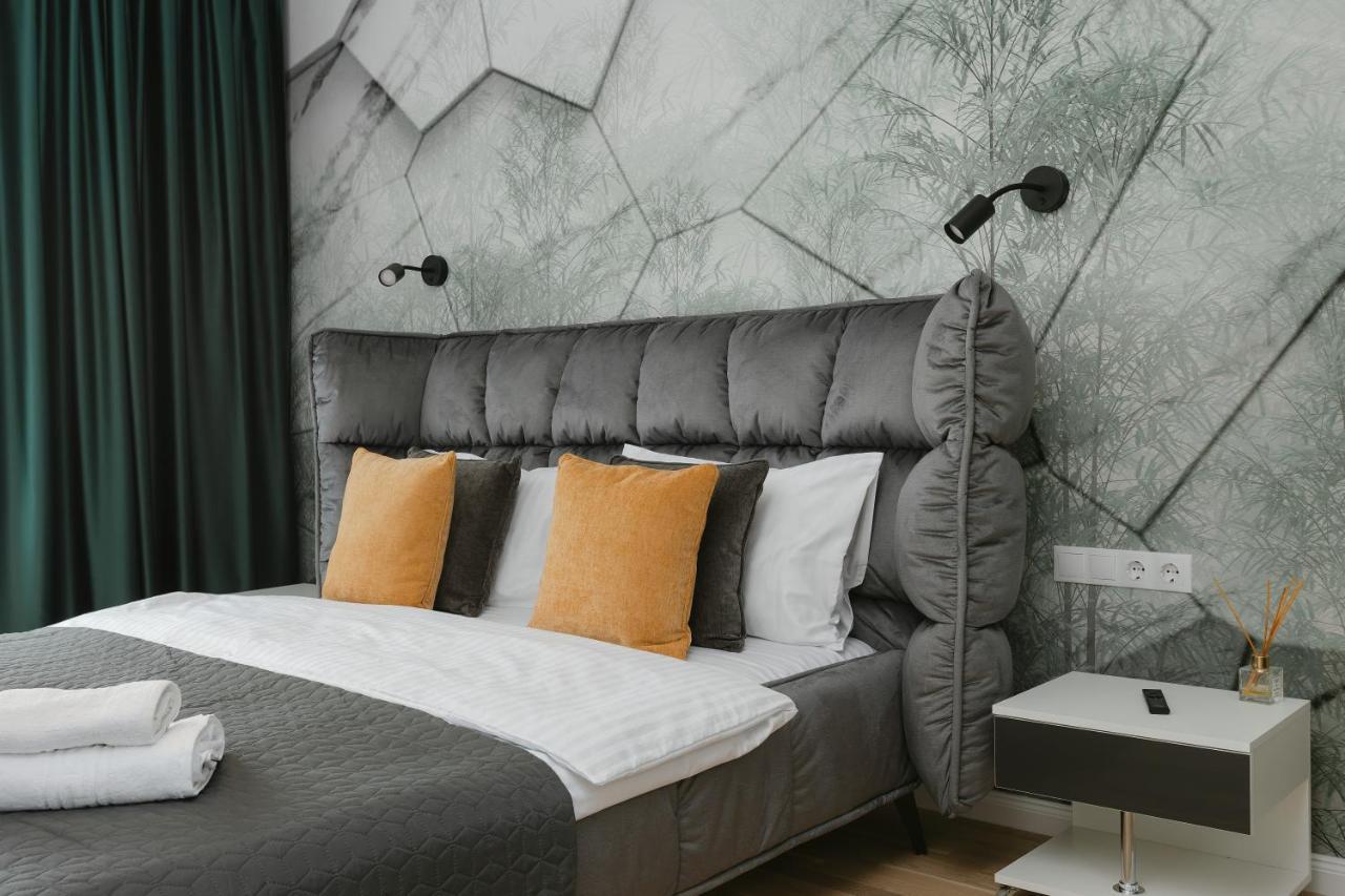 Apartment The Forest - Luxe With Free Secured Parking *